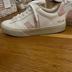 Light pink vejas